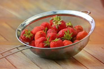 strawberries-829271_1920